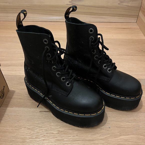 Dr. Martens Shoes - NEW Dr Martens 1460 Pascal MAX US 6